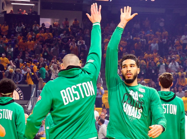  塔图姆单场10三分刷新队史纪录  