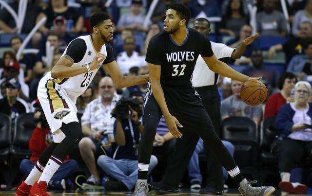  森林狼双塔组合首秀惨败  