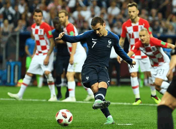  萨拉赫戴帽刷新队史纪录  